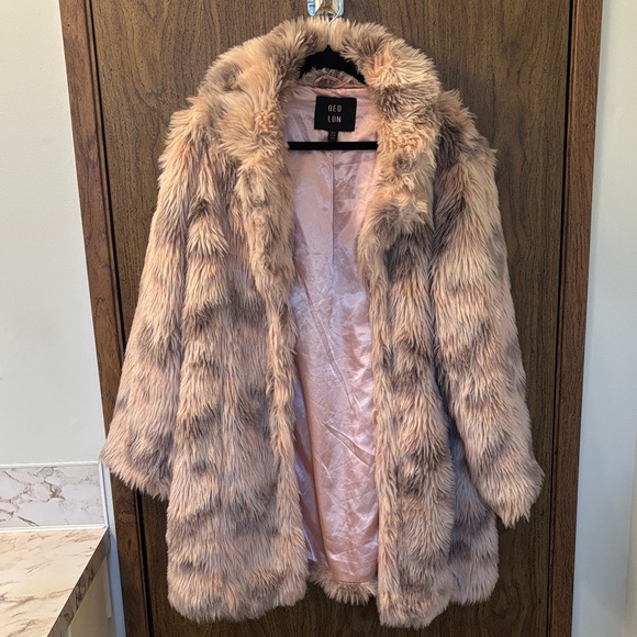 QED London Jackets & Blazers - QED London Blush Faux Fur Teddy Coat